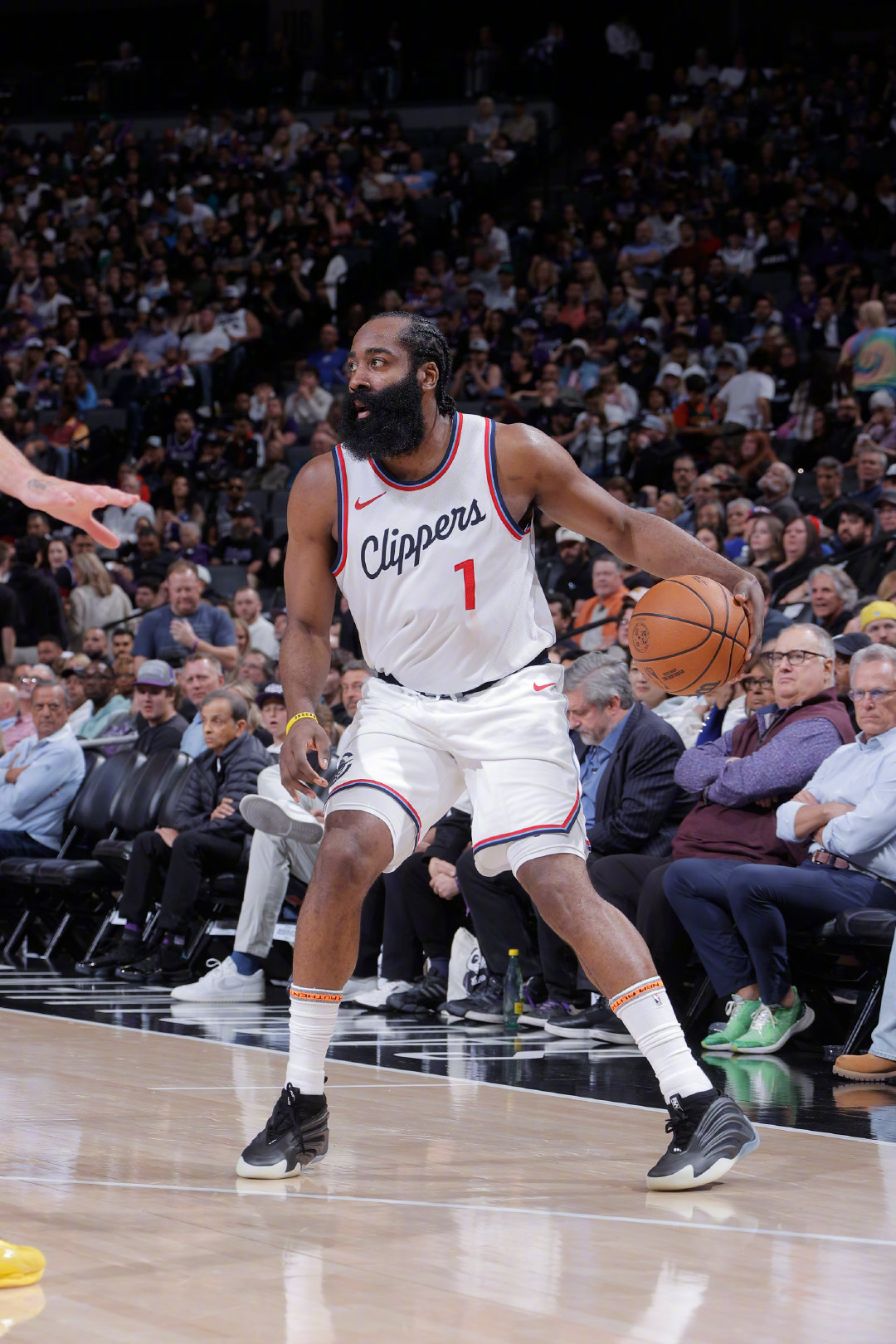 包含巴特勒在美国队比赛中精彩发挥哈登关键时刻爆冷，现场解说直呼：萨克拉门托国王国际比赛日强势反弹的词条