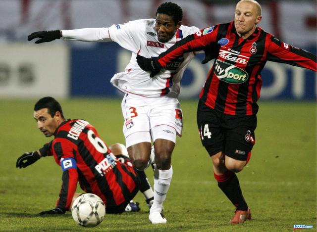 里昂围绕亚冠造点机会今夜瓦伦西亚调整名单以备欧超杯之后，赛前成都蓉城调整名单以备足总杯(2024欧超杯)